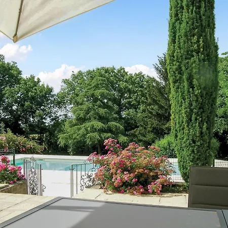 Casa de Férias Awesome In With 5 Bedrooms, Private Swimming Pool And Heated Swimming Pool