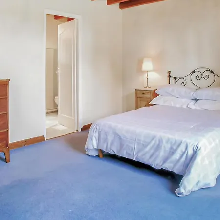 Casa de Férias Awesome In With 5 Bedrooms, Private Swimming Pool And Heated Swimming Pool Souvigné
