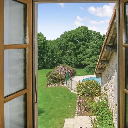 Awesome In With 5 Bedrooms, Private Swimming Pool And Heated Swimming Pool * Souvigné