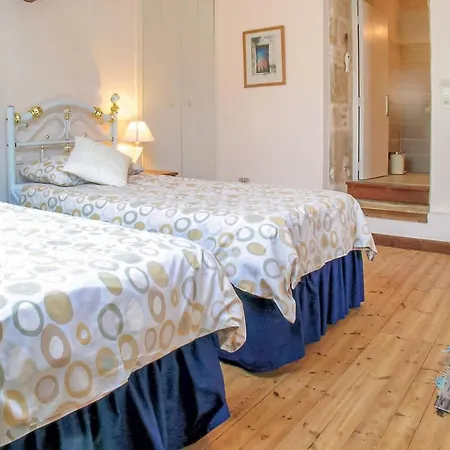 Casa de Férias Awesome In With 5 Bedrooms, Private Swimming Pool And Heated Swimming Pool