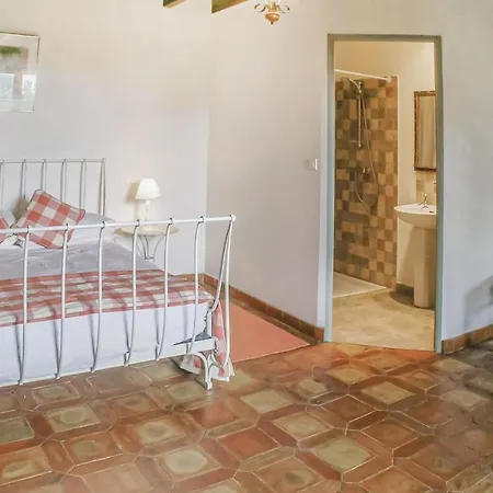Awesome In With 5 Bedrooms, Private Swimming Pool And Heated Swimming Pool